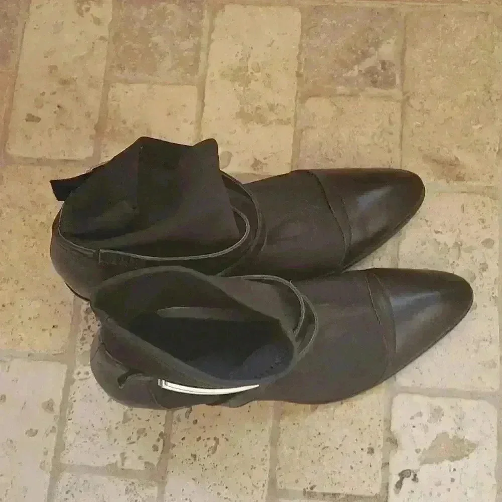 Short autumn boots size european 39